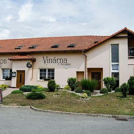 Penzion Vinarna U Hroznu Hotell Veselí nad Moravou Eksteriør bilde
